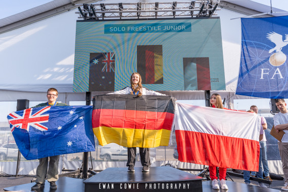 4_Siegerehrung Indoor Solo Freestyle Junior v.l.n.r. Ariel Daborn, Julia Schweizer, Mela Bociaga cre
