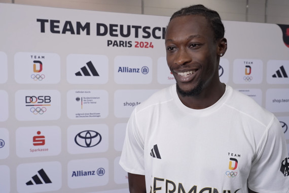 Im Interview spricht Sprinter Owen Ansah u.a. über seine Vorfreude auf die Olympischen Spiele, den Kampf gegen Internet-Hass und seine Ziele für die Wettkämpfe in Paris.