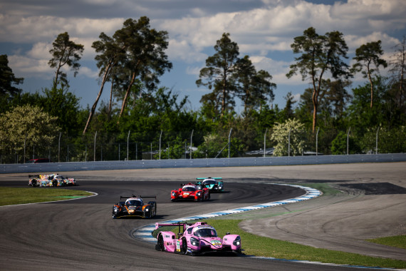 Maksymilian Angelard und Mattis Pluschkell (vorne) wollen ihre zweite Position in der Gesamtwertung und die Führung in der Juniorwertung verteidigen