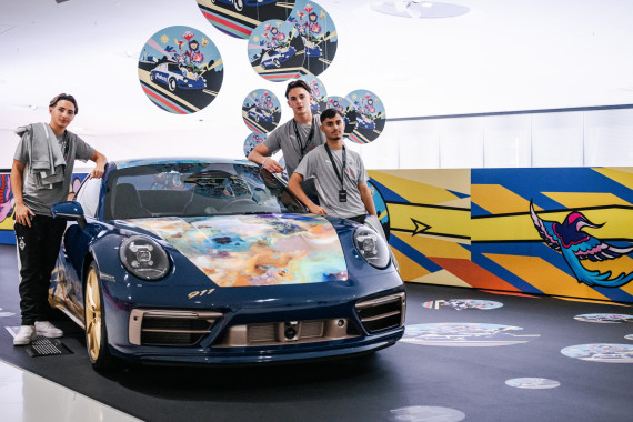 Porsche Fußball Cup 2025: Spieler von Borussia Mönchengladbach im Porsche Museum