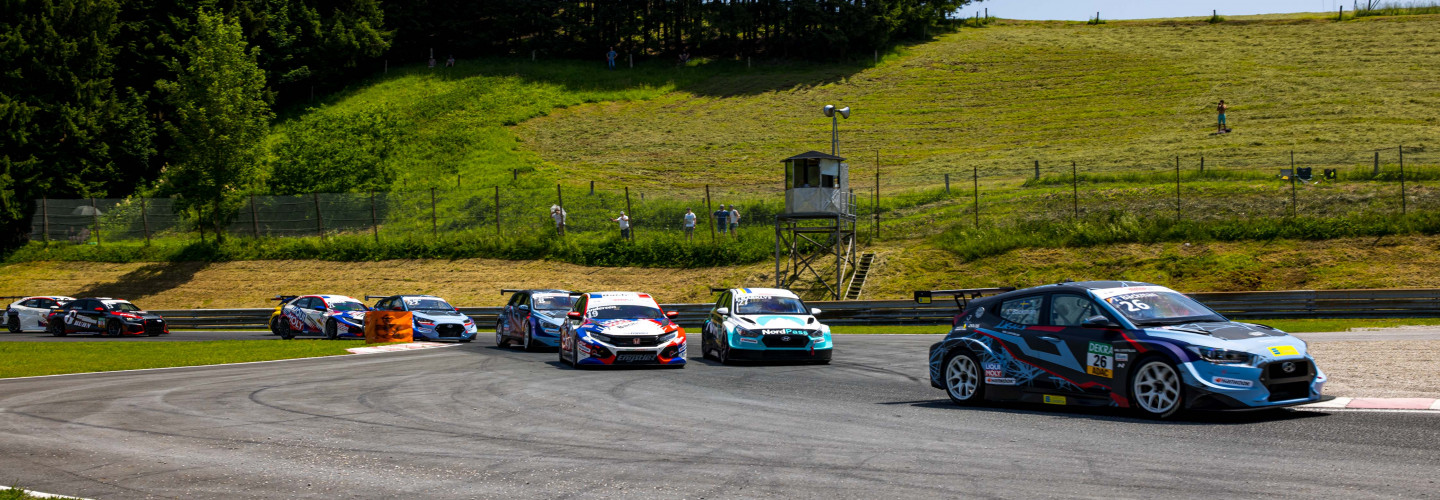 Jessica Bäckman feiert in Salzburg einen Start-Ziel-Sieg