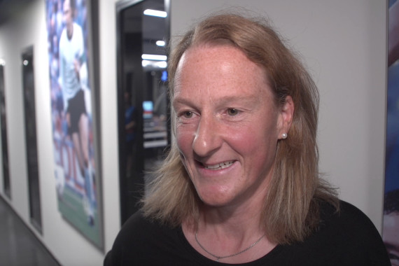 Im Interview spricht Melanie Behringer, ehemalige Fußball-Nationalspielerin, u.a. über die Bedeutung der "Torjägerkanone für alle" und den Amateurfußball im Allgemeinen.