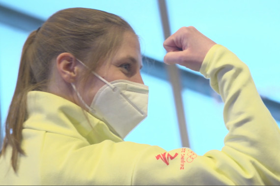 Am dritten Tag der Einkleidung in München hat das Skeleton-Team um Christopher Grotheer und Tina Hermann ihr Olympia-Outfit für Peking eingepackt.