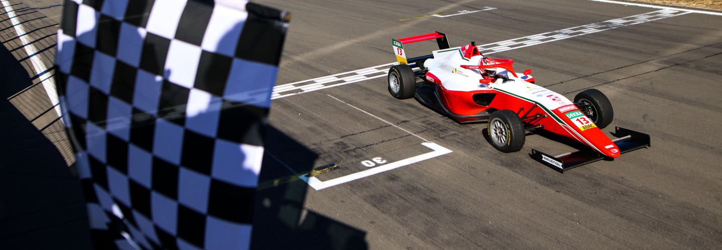 Erster Sieg in der ADAC Formel 4 für James Wharton (16/AUS/Prema Racing)