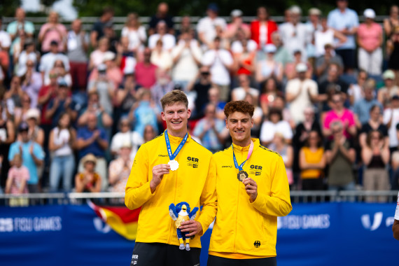 Sieg für das Beachvolleyball-Duo Philipp Huster (SRH Fernhochschule) und Max Just (HU Berlin)  gegen die Niederlande