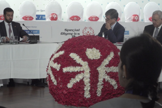 Gemeinsam auf in eine neue Ära: Einen Tag nach dem Beginn der Special Olympics World Games hat eine globale Koalition eine Initiative für Inklusion in der Bildung eingeleitet. Beim Launch an der Berliner Messe vereinte der SO-Vorsitzende Timothy Shriver hochrangige Vertreterinnen und Vertreter aus Politik und Gesellschaft an einem Tisch. Sie alle verfolgen ein gemeinsames Ziel.