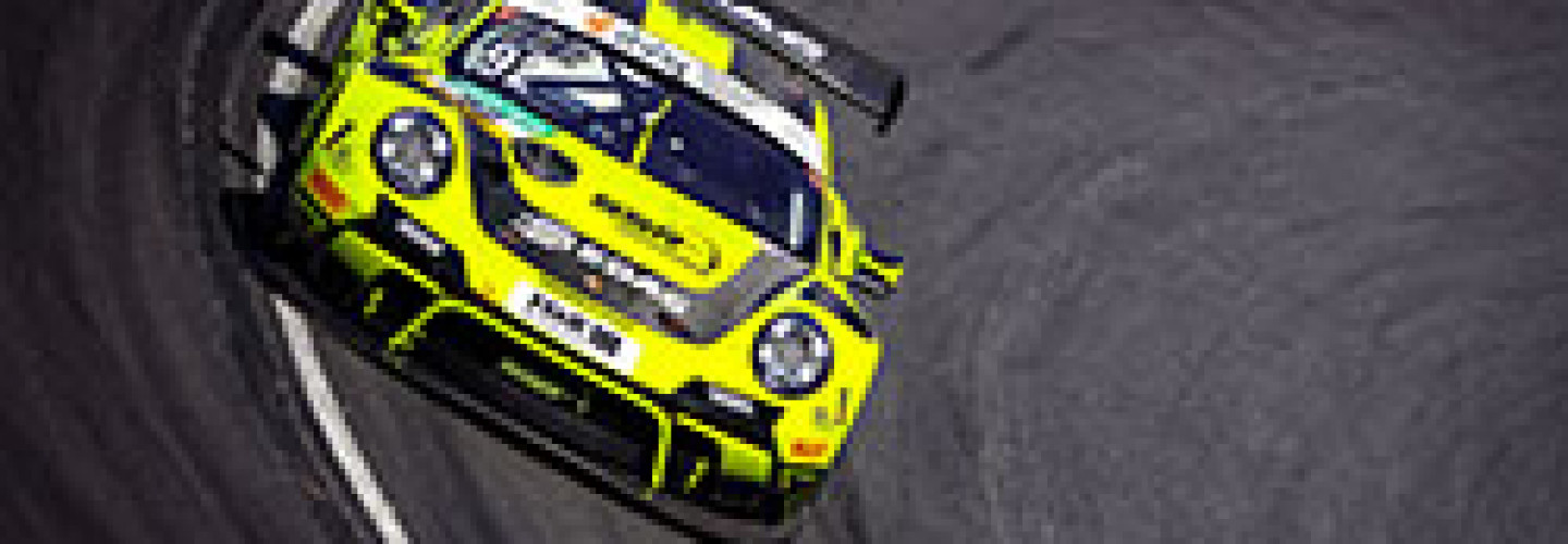 Spektakulär: Mathieu Jaminet in einer der neuen Steilkurven