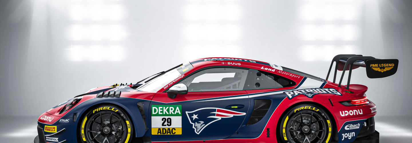 Der Porsche 911 GT3 R von Land-Motorsoprt trägt das markante Patriots-Logo auf den Türen