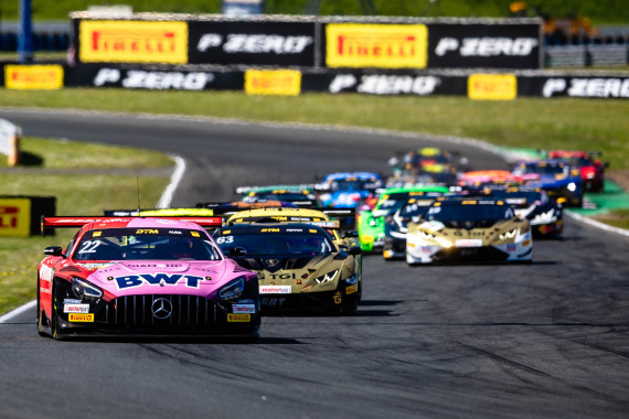 Der Auftaktsieger der DTM 2025 heißt Lucas Auer