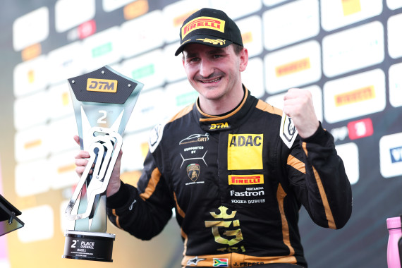 Nahm den Pokal für den zweiten Platz mit nach Hause- Jordan Pepper