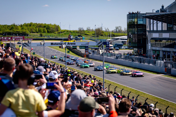 Volle Tribünen beim ersten DTM-Saisonrennen in Oschersleben