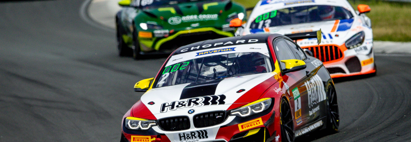 BMW M4 GT4 der Tabellenführer Schrey/Piana