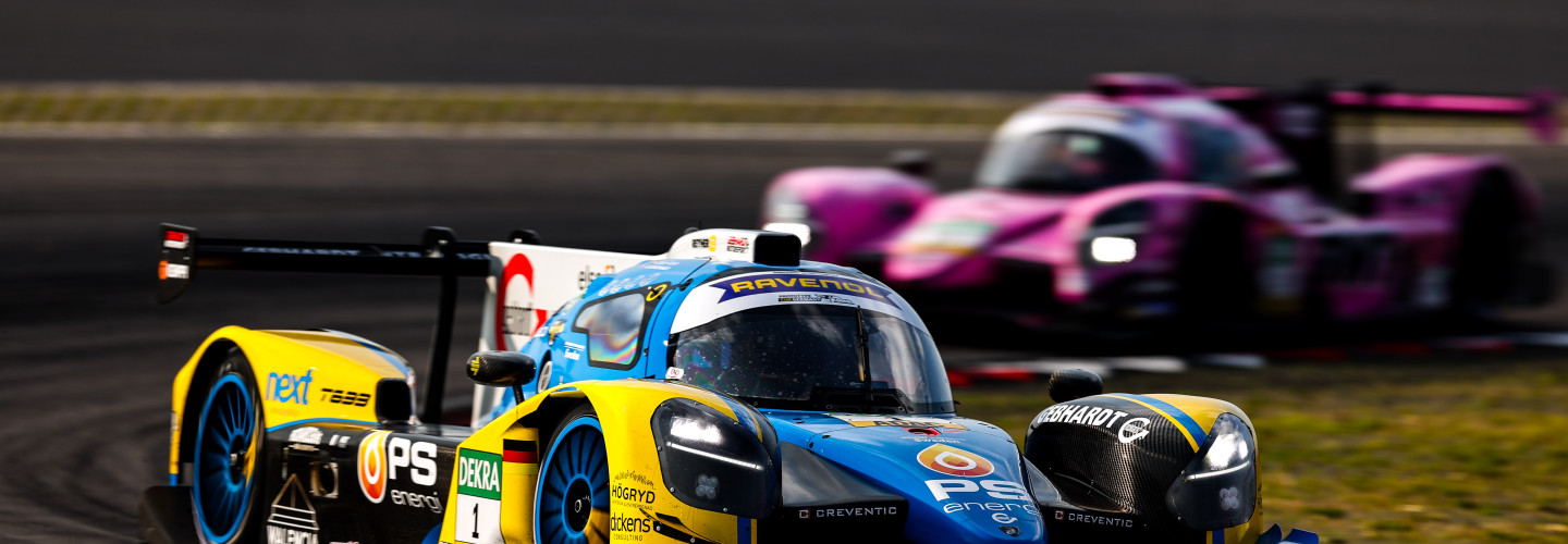 Alexzander Kristiansson (links) und Oscar Tunjo (rechts) auf dem Weg zum ersten Podestplatz des Schweden