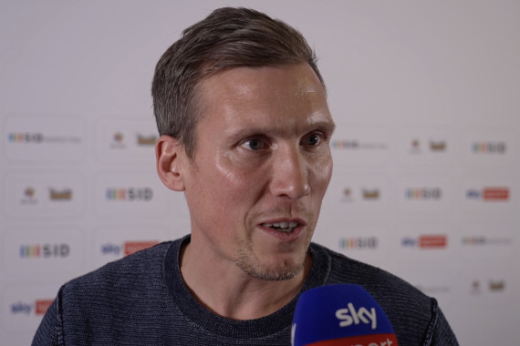 Im Interview spricht Hannes Wolf, DFB-Sportdirektor für Nachwuchs, Training und Entwicklung u.a. über Nachwuchs-Fußball und Trainingsreformen.