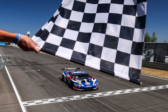 Dritter Saisonsieg im ADAC GT Masters für das Liqui Moly Team Engstler Motorsport