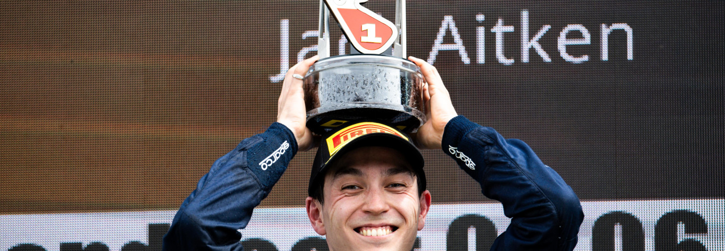 Zum zweiten Mal in dieser Saison ganz oben auf dem Podium: Jack Aitken