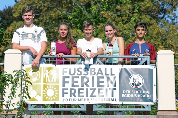 Die alljährlich Fußball-Ferien-Freizeiten findet statt.