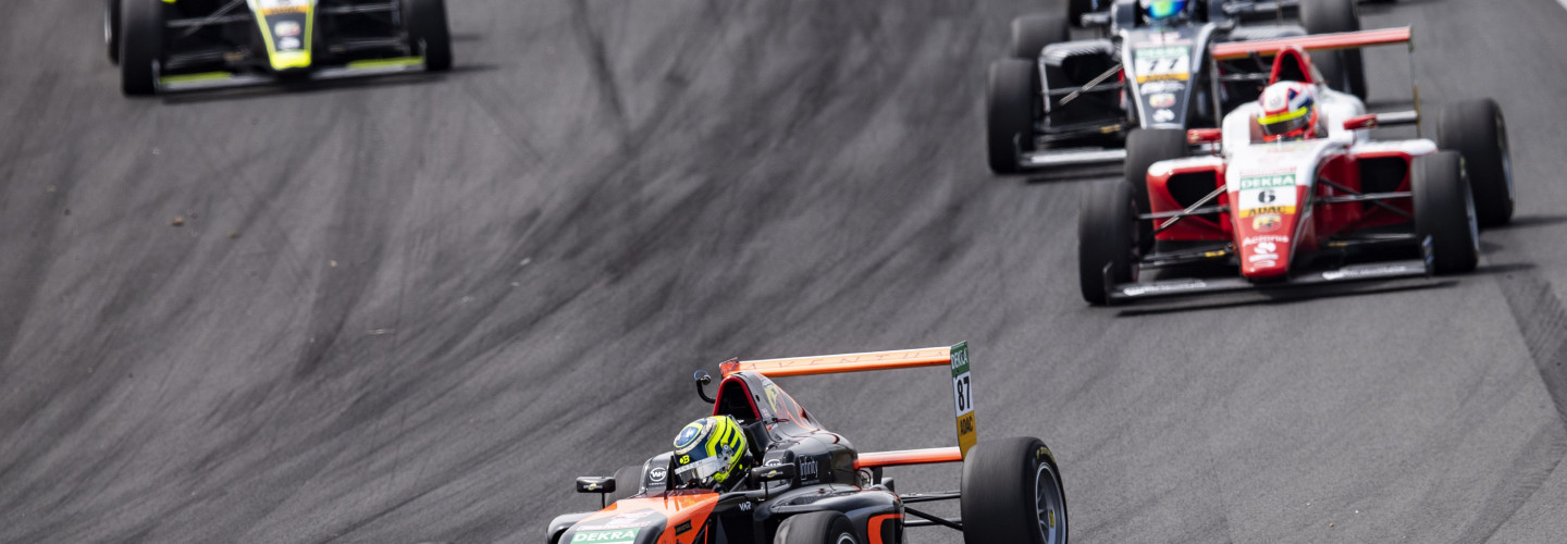 VAR-Pilot Oliver Bearman (87) reist als Spitzenreiter zum Sachsenring