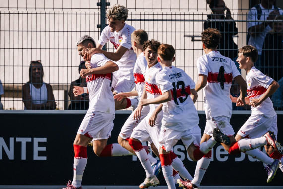 Porsche Fußball Cup 2025: VfB Stuttgart feiert Gruppensieg