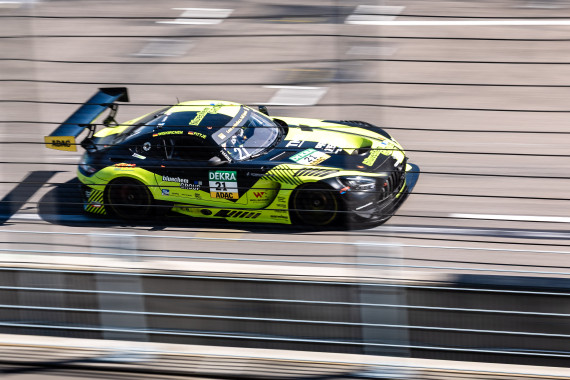 SR Motorsport by Schnitzelalm-Pilot Moritz Wiskirchen setzte die Bestzeit am offiziellen Testtag