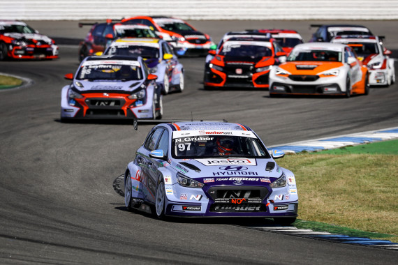 Das Hyundai Team Engstler setzt vier Hyundai i30 N TCR ein
