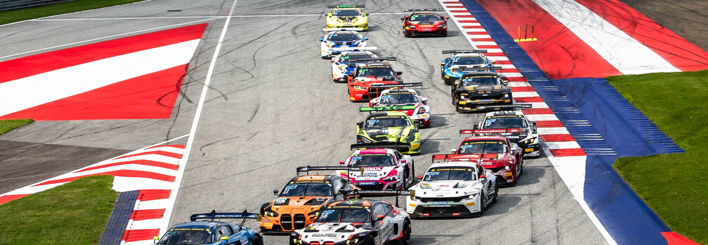 Das Feld des ADAC GT Masters am Red Bull Ring