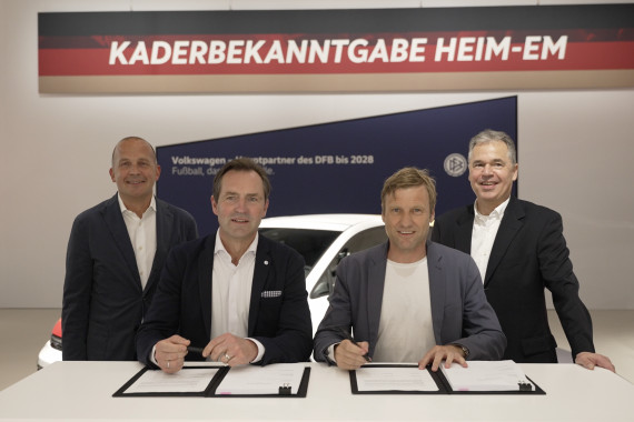 Schnittbildpaket vom Termin rund um die Bekanntgabe der Verlängerung.