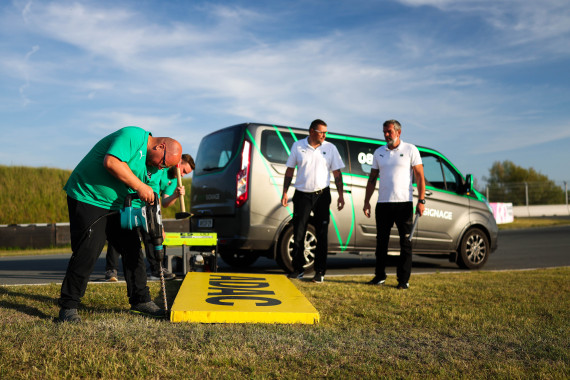 Sport Signage verantwortet die Umsetzung sämtlicher Branding- und Werbeelemente bei der DTM