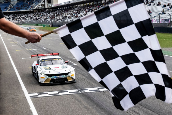 Meisterlicher Abschluss: Salman Owega und Finn Wiebelhaus gewinnen das Finalrennen