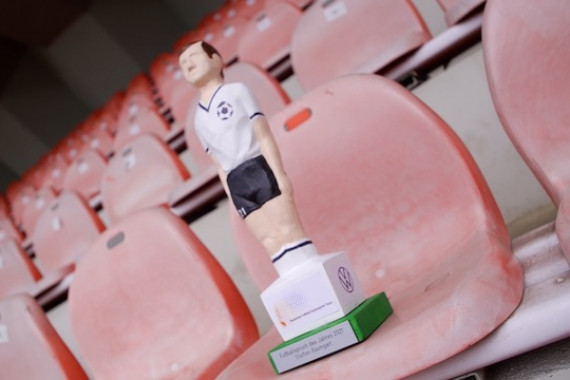 Schnittbilder von der Preisübergabe an  für den Fußballspruch des Jahres 2021.