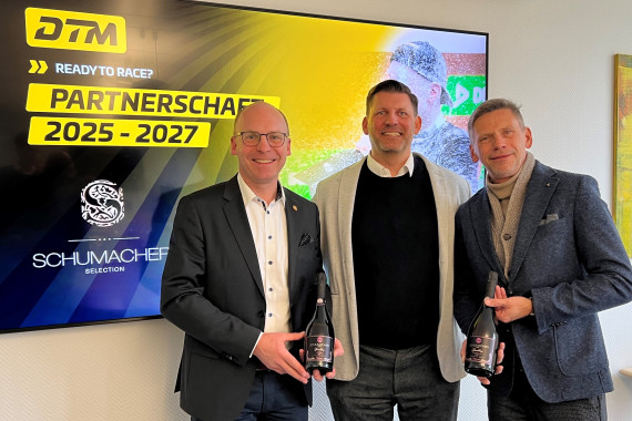 Christian Schätzle (Vorstand Produktion / Oenologie des Badischen Winzerkellers), Kay-Oliver Langendorff (ADAC Leiter Partnerschaften, Kooperationen und Sponsoring), André Weltz (Vorstandsvorsitzender des Badischen Winzerkellers) (l-r)