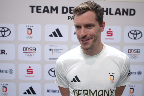 Im Interview spricht Basketball-Nationalspieler und Weltmeister Andreas Obst u.a. darüber, ob der WM-Titel seine Erwartungen an die Olympischen Spiele beeinflusst und über die Chancen seiner Mannschaft im Olympischen Turnier.