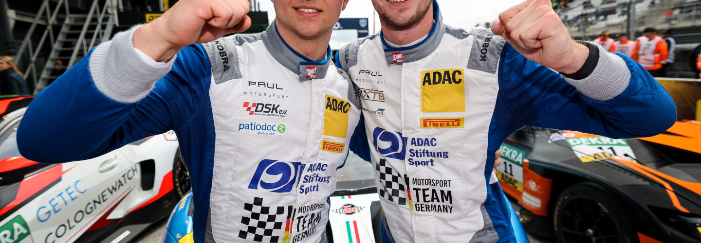 Simon Connor Primm und Finn Zulauf gewannen in ihr erstes ADAC GT Masters Rennen