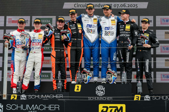 Das Podium: Karklys, Gjerdrum, Fourie, Zimmermann, Zulauf, Primm sowie Juliano + Sandro Holzem (vl)