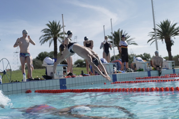 Schnittbilder vom Schwimmtraining der Triathleten.