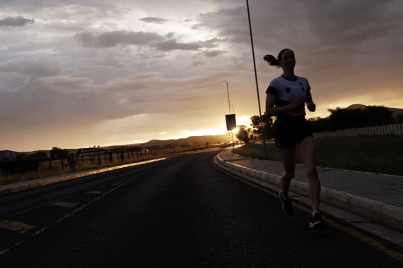 Schnittbilder vom Lauftraining der Triathleten.