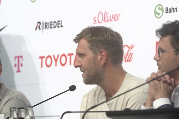 Schnittbilder von der Pressekonferenz mit Dirk Nowitzki und Britta Heidemann am Tag der Eröffnungsfeier der Special Olympics World Games in Berlin.